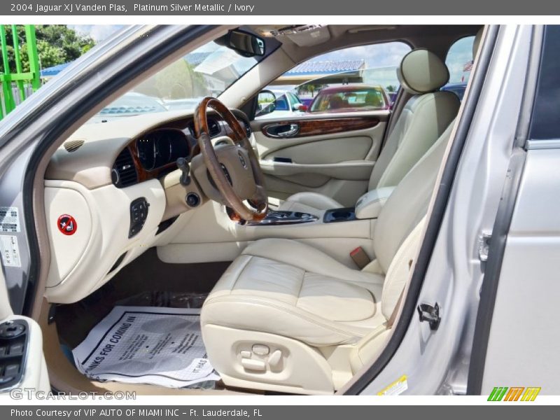  2004 XJ Vanden Plas Ivory Interior