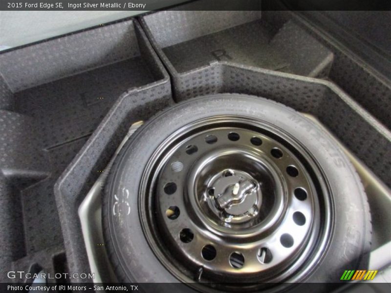 Ingot Silver Metallic / Ebony 2015 Ford Edge SE