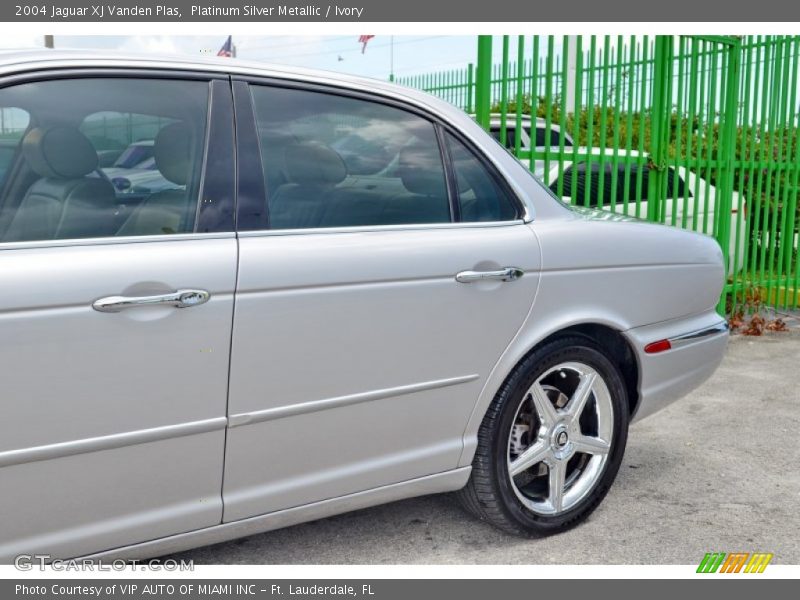Platinum Silver Metallic / Ivory 2004 Jaguar XJ Vanden Plas