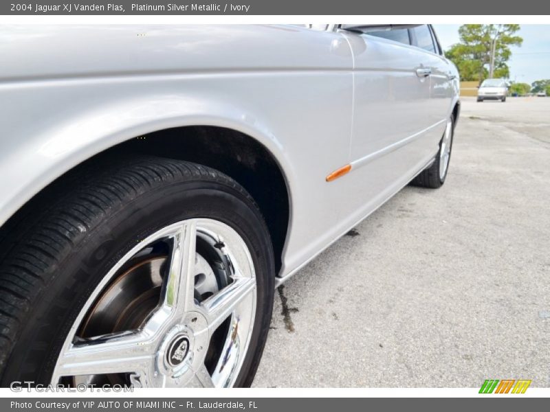 Platinum Silver Metallic / Ivory 2004 Jaguar XJ Vanden Plas
