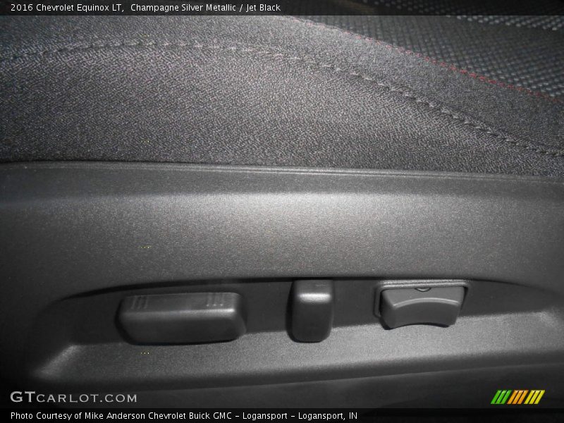 Champagne Silver Metallic / Jet Black 2016 Chevrolet Equinox LT