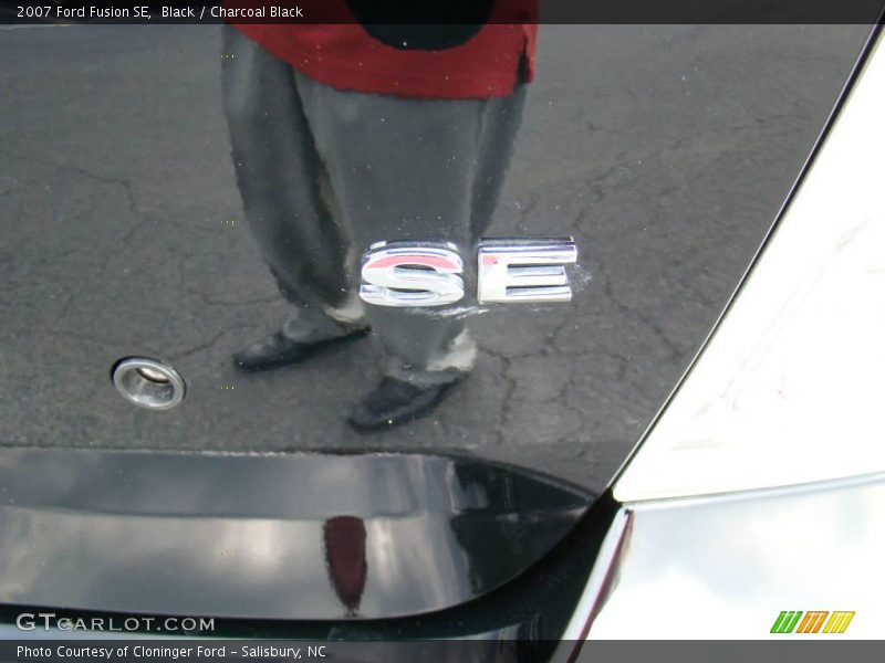 Black / Charcoal Black 2007 Ford Fusion SE