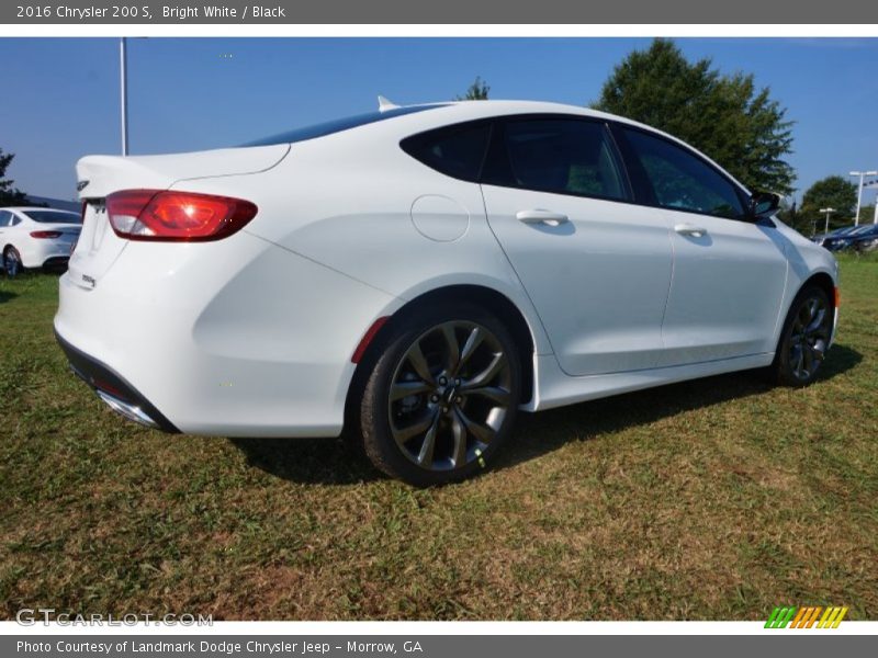 Bright White / Black 2016 Chrysler 200 S