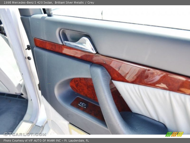 Brilliant Silver Metallic / Grey 1998 Mercedes-Benz S 420 Sedan