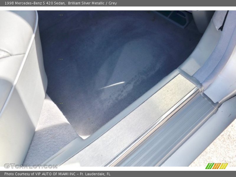 Brilliant Silver Metallic / Grey 1998 Mercedes-Benz S 420 Sedan