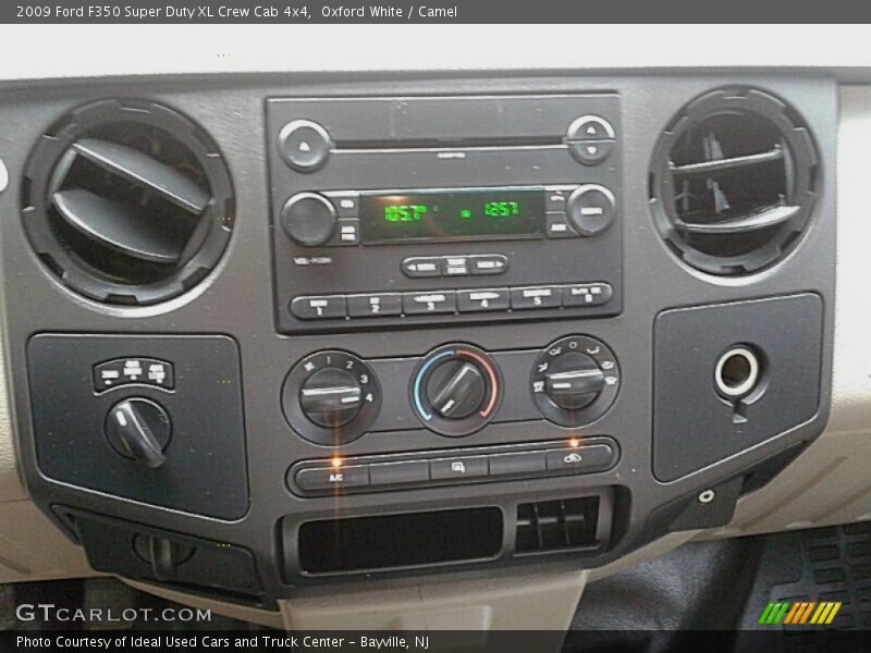 Oxford White / Camel 2009 Ford F350 Super Duty XL Crew Cab 4x4