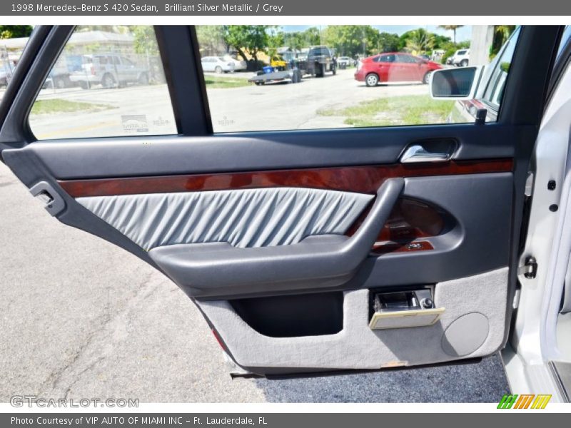 Brilliant Silver Metallic / Grey 1998 Mercedes-Benz S 420 Sedan
