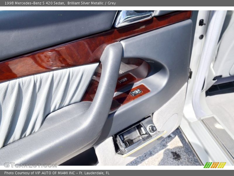 Brilliant Silver Metallic / Grey 1998 Mercedes-Benz S 420 Sedan