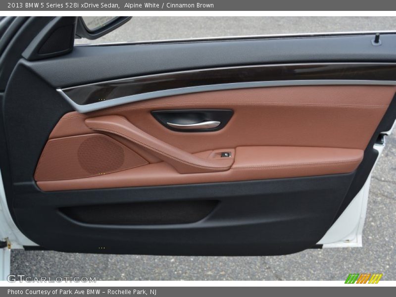 Alpine White / Cinnamon Brown 2013 BMW 5 Series 528i xDrive Sedan