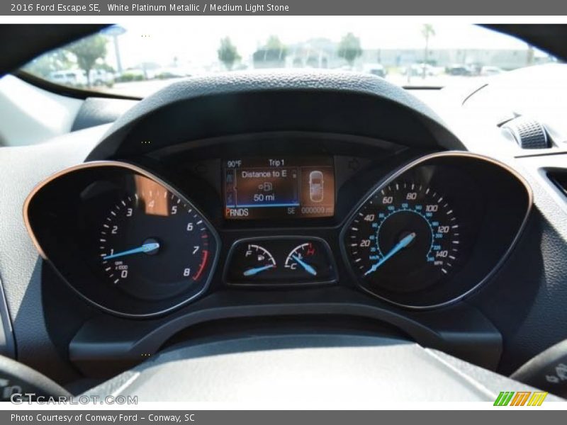 White Platinum Metallic / Medium Light Stone 2016 Ford Escape SE