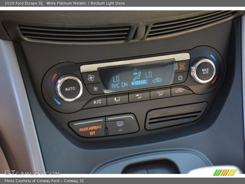 White Platinum Metallic / Medium Light Stone 2016 Ford Escape SE