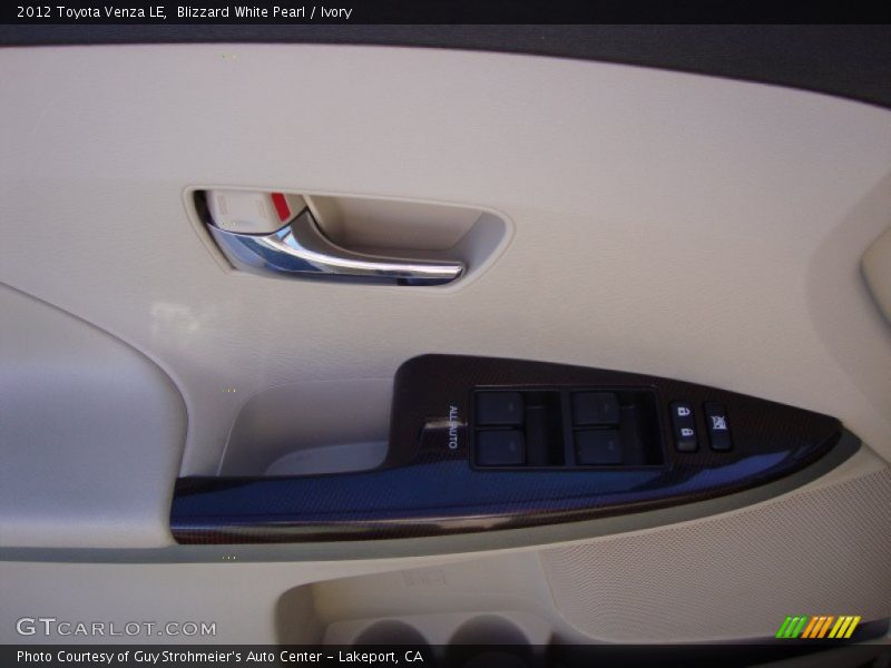 Blizzard White Pearl / Ivory 2012 Toyota Venza LE