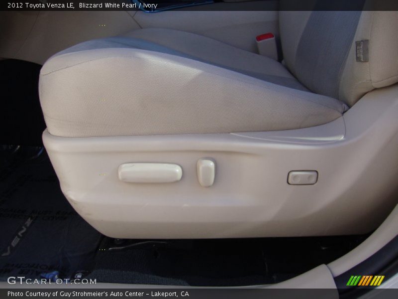 Blizzard White Pearl / Ivory 2012 Toyota Venza LE