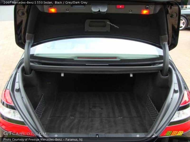 Black / Grey/Dark Grey 2007 Mercedes-Benz S 550 Sedan