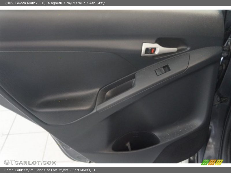 Magnetic Gray Metallic / Ash Gray 2009 Toyota Matrix 1.8
