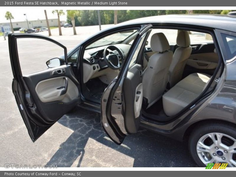 Magnetic Metallic / Medium Light Stone 2015 Ford Fiesta SE Hatchback