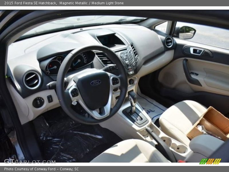 Magnetic Metallic / Medium Light Stone 2015 Ford Fiesta SE Hatchback