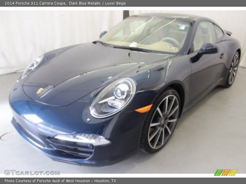 Front 3/4 View of 2014 911 Carrera Coupe