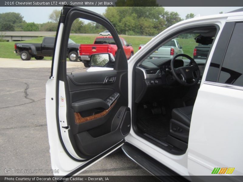 Summit White / Jet Black 2016 Chevrolet Suburban LTZ 4WD