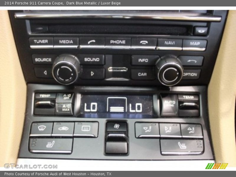 Controls of 2014 911 Carrera Coupe
