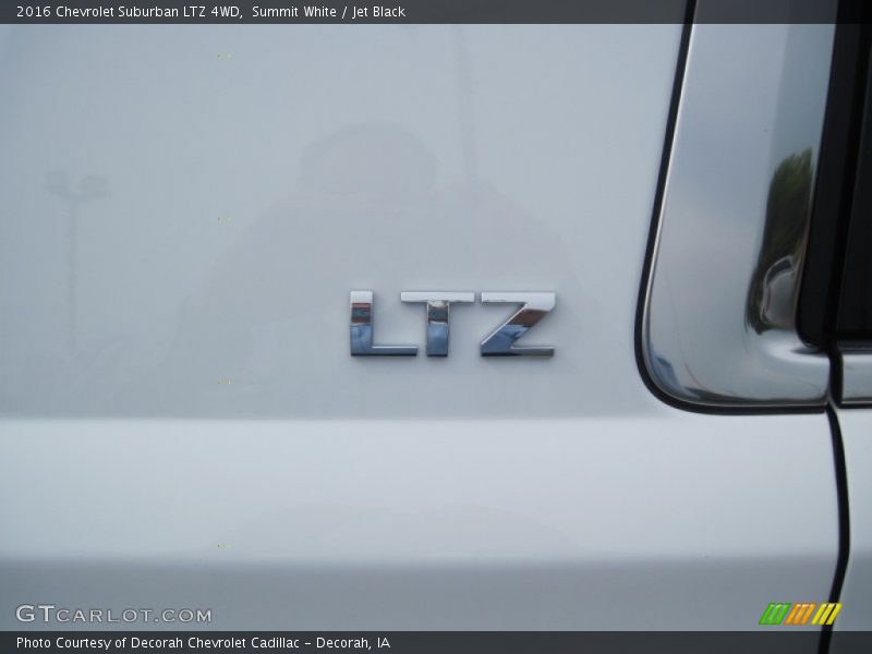 Summit White / Jet Black 2016 Chevrolet Suburban LTZ 4WD
