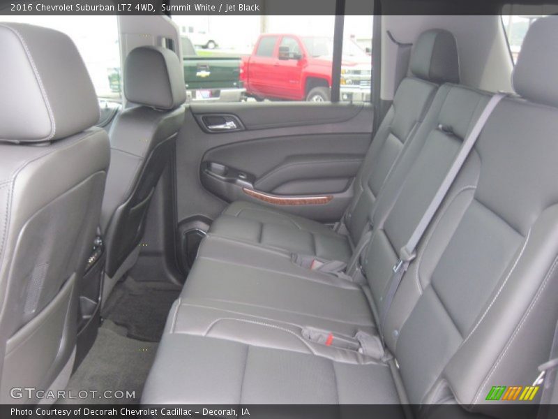 Summit White / Jet Black 2016 Chevrolet Suburban LTZ 4WD
