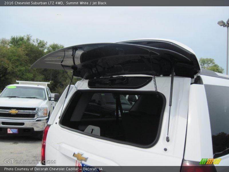 Summit White / Jet Black 2016 Chevrolet Suburban LTZ 4WD