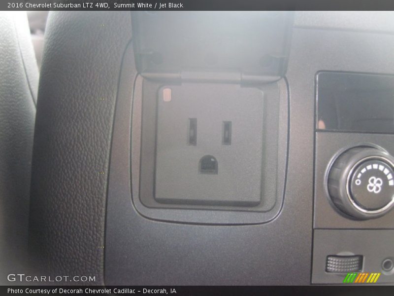 Summit White / Jet Black 2016 Chevrolet Suburban LTZ 4WD