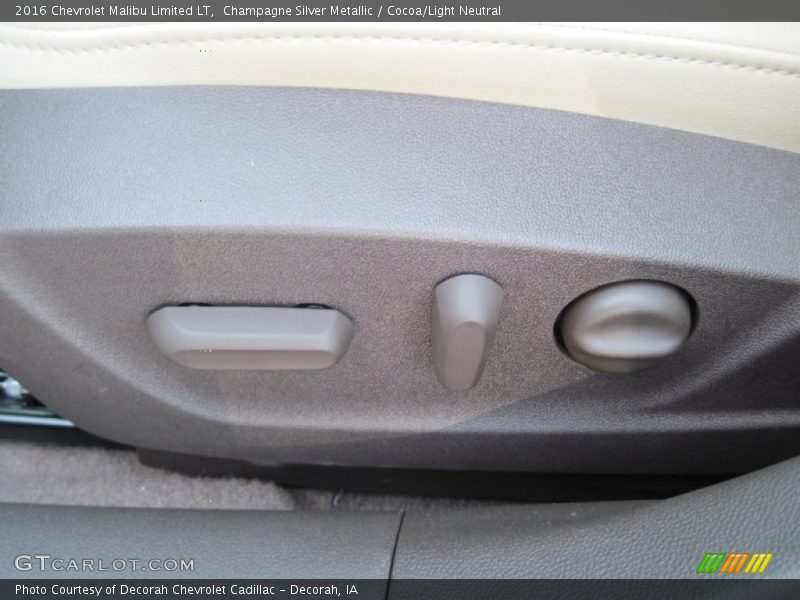 Champagne Silver Metallic / Cocoa/Light Neutral 2016 Chevrolet Malibu Limited LT