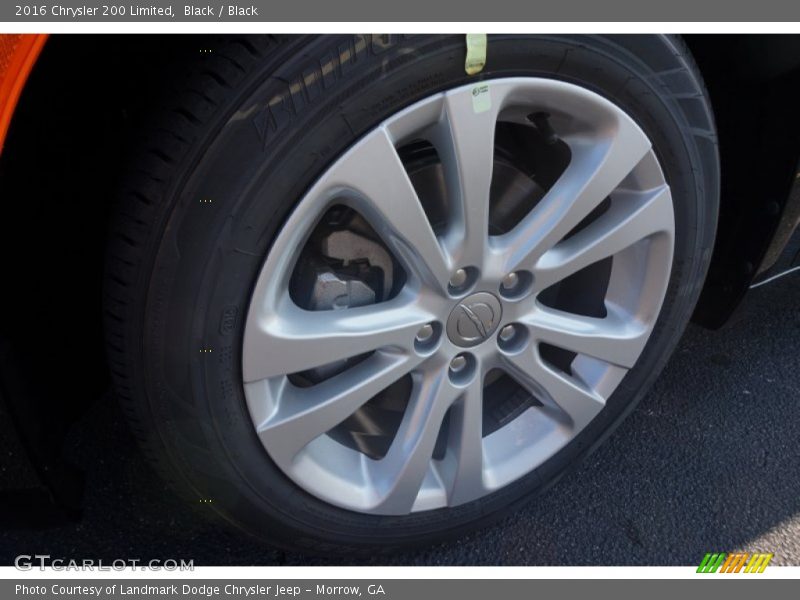 Black / Black 2016 Chrysler 200 Limited