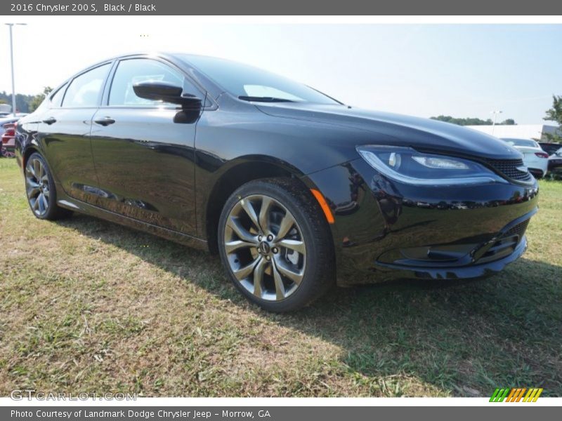 Front 3/4 View of 2016 200 S