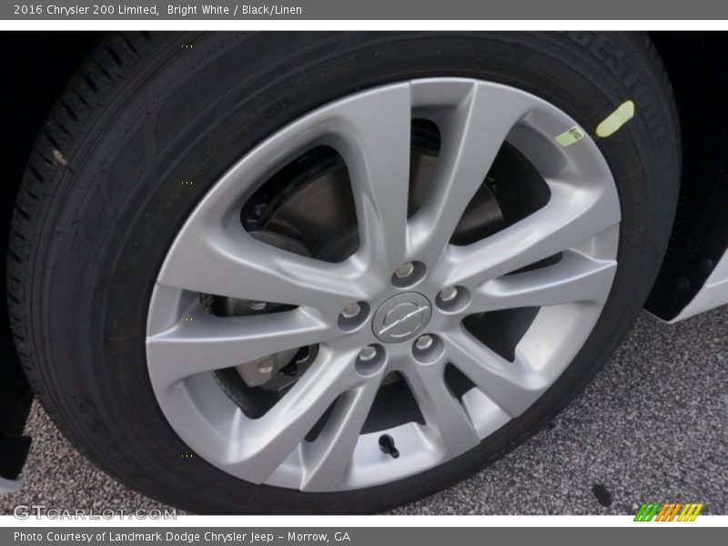 Bright White / Black/Linen 2016 Chrysler 200 Limited