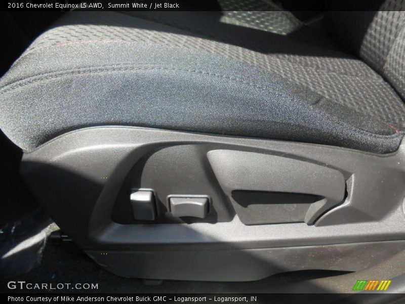 Summit White / Jet Black 2016 Chevrolet Equinox LS AWD