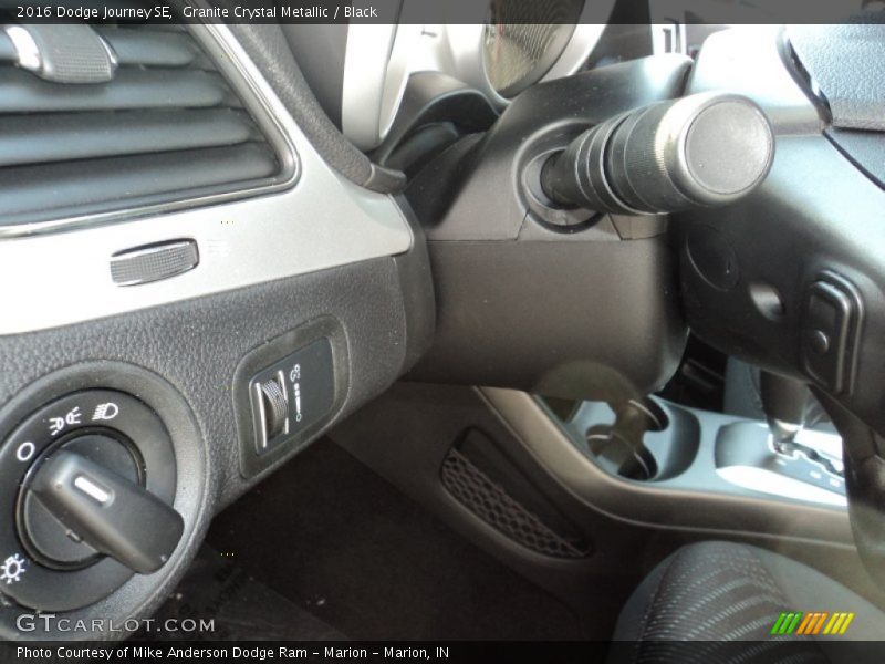 Granite Crystal Metallic / Black 2016 Dodge Journey SE