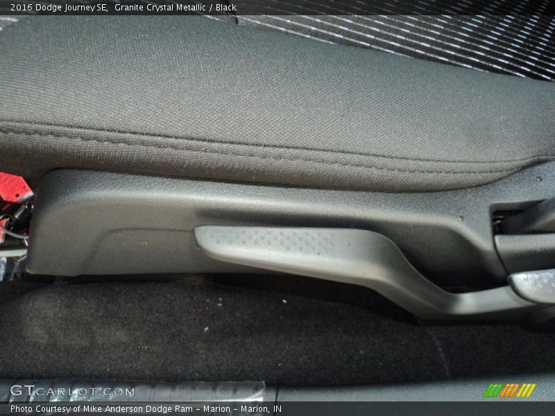 Granite Crystal Metallic / Black 2016 Dodge Journey SE