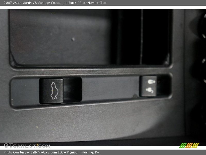 Jet Black / Black/Kestrel Tan 2007 Aston Martin V8 Vantage Coupe