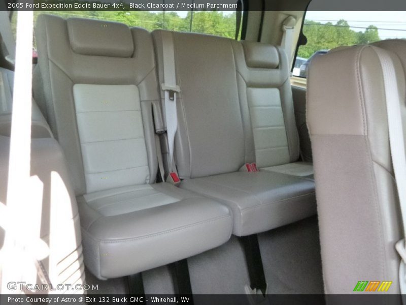 Black Clearcoat / Medium Parchment 2005 Ford Expedition Eddie Bauer 4x4