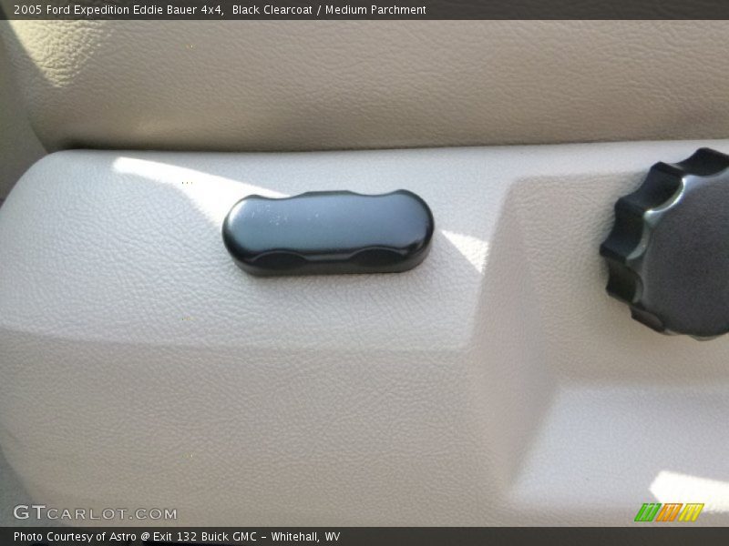 Black Clearcoat / Medium Parchment 2005 Ford Expedition Eddie Bauer 4x4