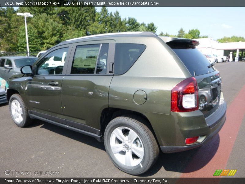 ECO Green Pearl / Light Pebble Beige/Dark Slate Gray 2016 Jeep Compass Sport 4x4