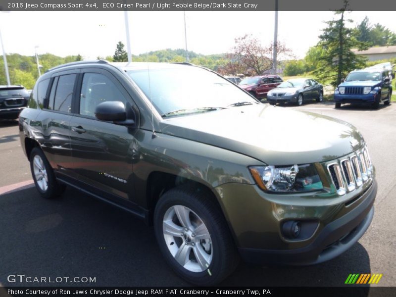 ECO Green Pearl / Light Pebble Beige/Dark Slate Gray 2016 Jeep Compass Sport 4x4