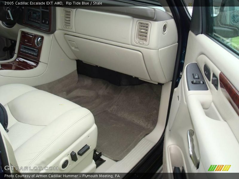 Rip Tide Blue / Shale 2005 Cadillac Escalade EXT AWD