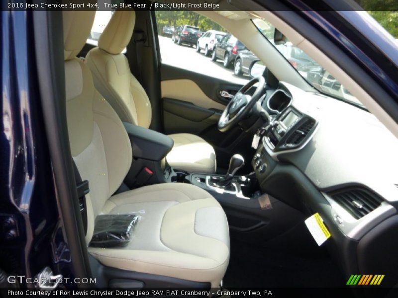 True Blue Pearl / Black/Light Frost Beige 2016 Jeep Cherokee Sport 4x4