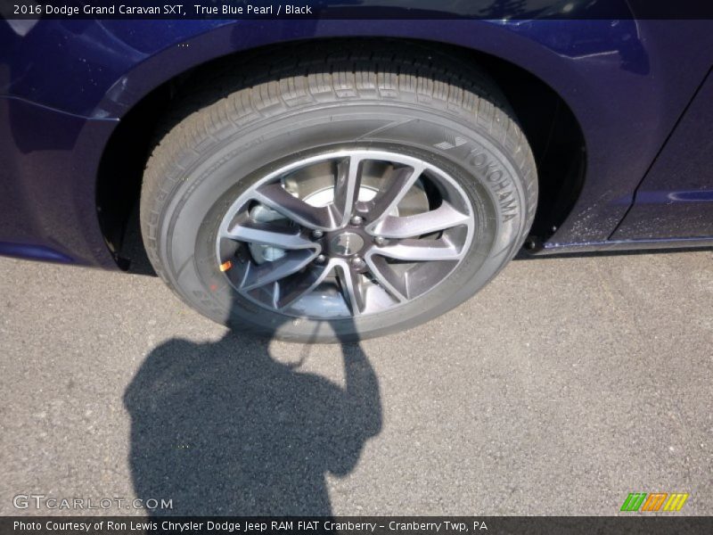 True Blue Pearl / Black 2016 Dodge Grand Caravan SXT