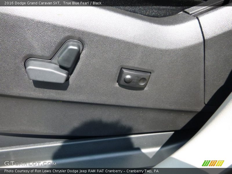 True Blue Pearl / Black 2016 Dodge Grand Caravan SXT