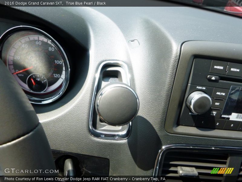 True Blue Pearl / Black 2016 Dodge Grand Caravan SXT