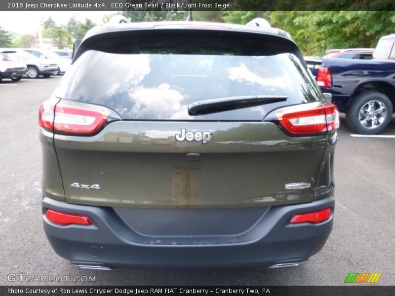 ECO Green Pearl / Black/Light Frost Beige 2016 Jeep Cherokee Latitude 4x4