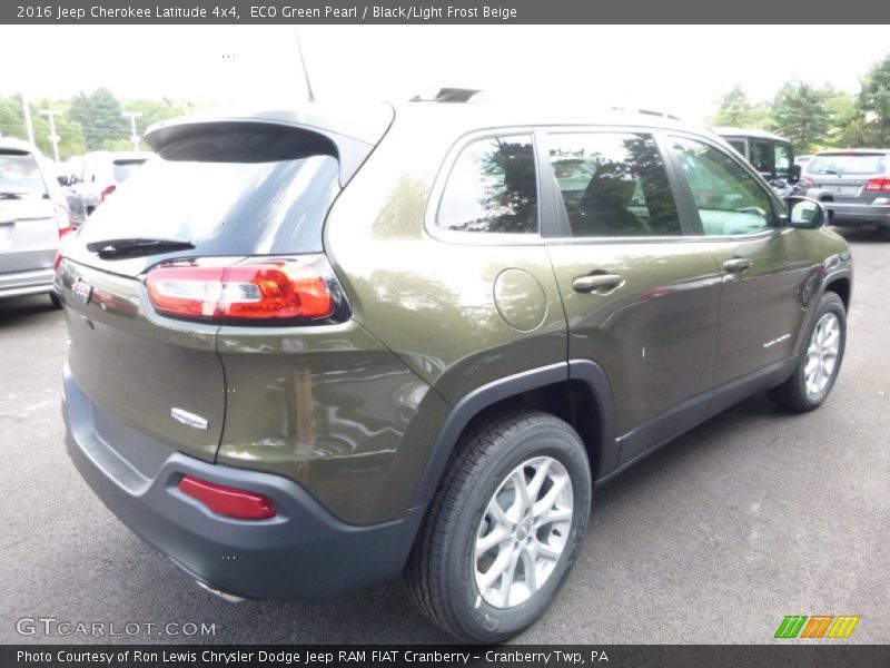 ECO Green Pearl / Black/Light Frost Beige 2016 Jeep Cherokee Latitude 4x4