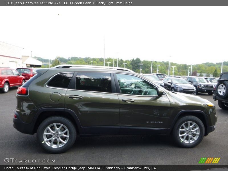 ECO Green Pearl / Black/Light Frost Beige 2016 Jeep Cherokee Latitude 4x4