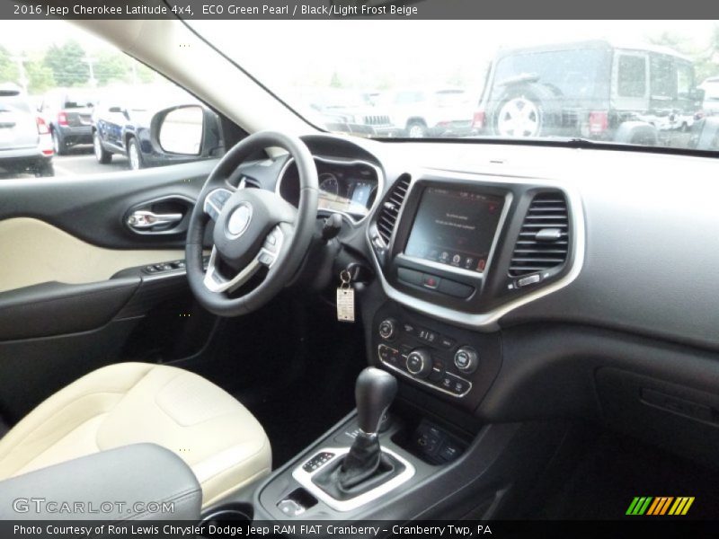 ECO Green Pearl / Black/Light Frost Beige 2016 Jeep Cherokee Latitude 4x4