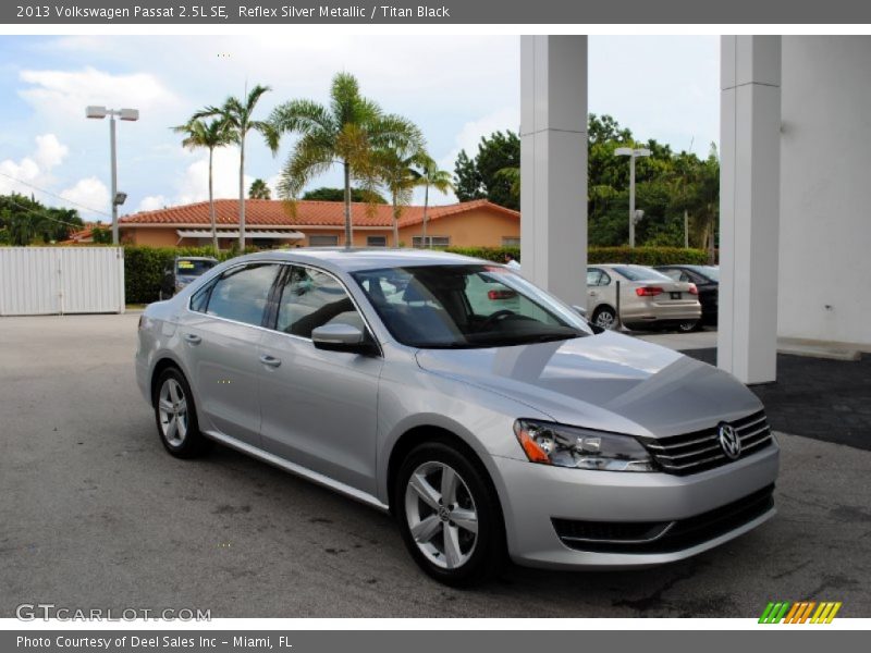 Reflex Silver Metallic / Titan Black 2013 Volkswagen Passat 2.5L SE
